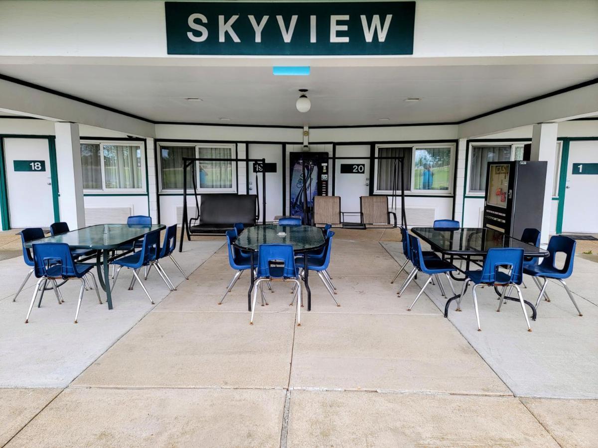 Skyview Motel - Prairie Du Sac Exteriör bild
